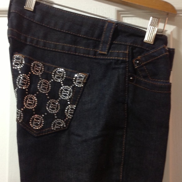 Bebe capris