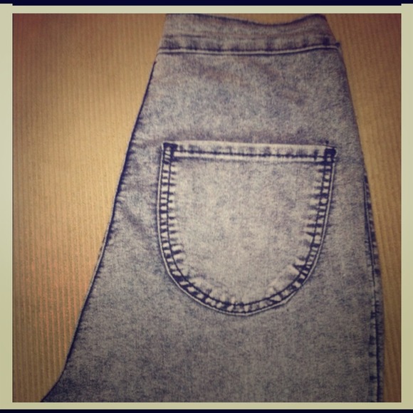 Acid Wash High Waist Jeans