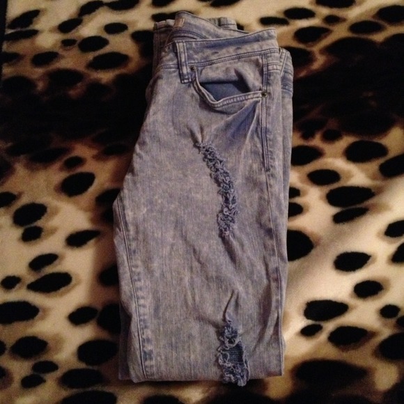 Stylish skinny  jeans :)