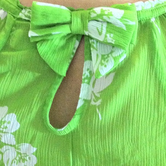 Cute floral top - Picture 2 of 2