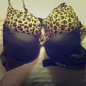 NEW. Cheetah and Gray 36B bra bundle