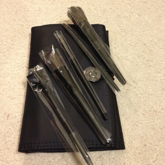 REDUCED- New! Mary Kay brush collection