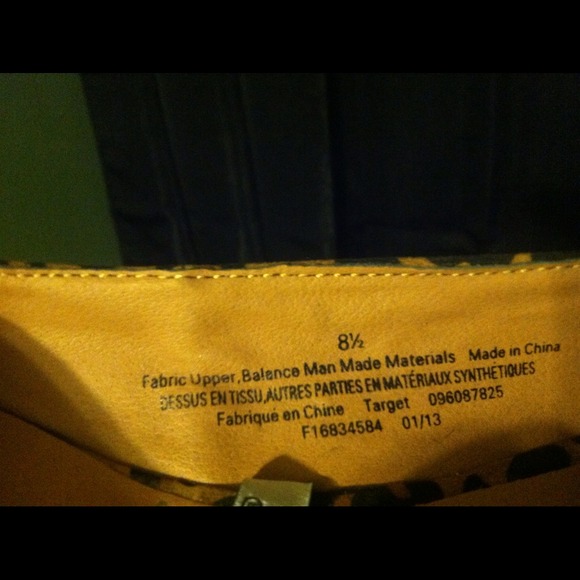 Leopard printed studded flats! - Picture 2 of 2