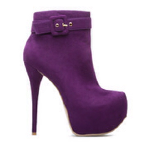 Super Cute Booties!! - Picture 1 of 2