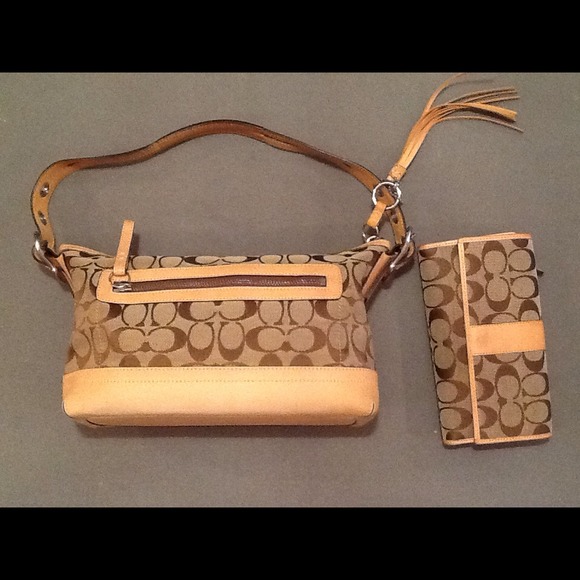Coach duffle & matching wallet. Great condition. - Picture 1 of 3