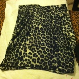 Leopard skirt like new!