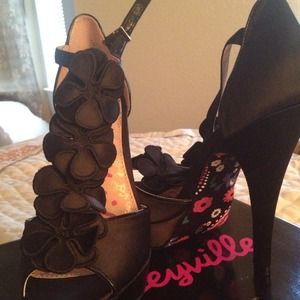 5inch Black Satin flower design heels!