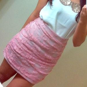 NEVER WORN SUPER CUTE LIGHT PiNK MINI SKIRT,