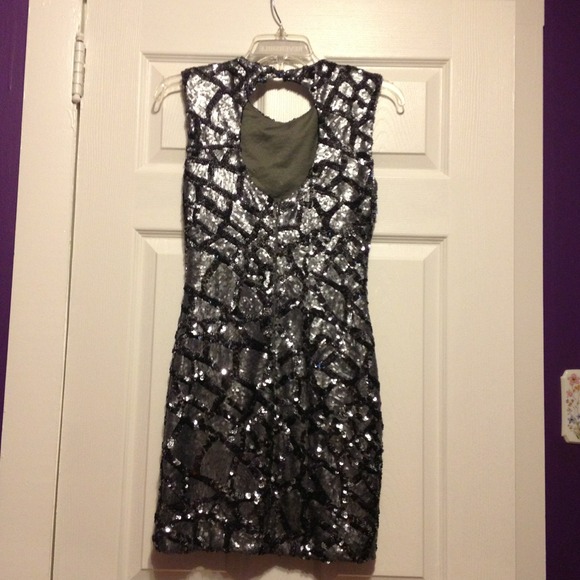 Dress - Picture 2 of 2