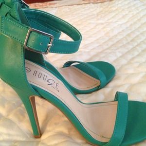 4inch Beautiful Green sandal heels!