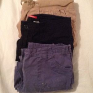 🔴SOLD IN BUNDLE🔴 3 CAPRI PANTS