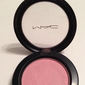 ⛔️SOLD⛔️Mac blush