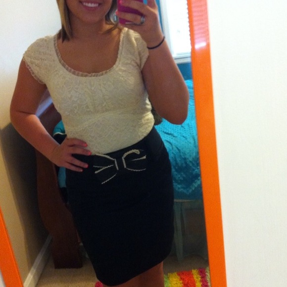 Pencil skirt - Picture 1 of 3