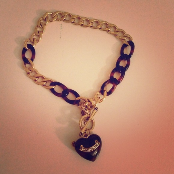 Juicy Couture necklace !