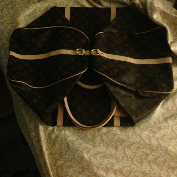 LV Travel bag..gently used!!!