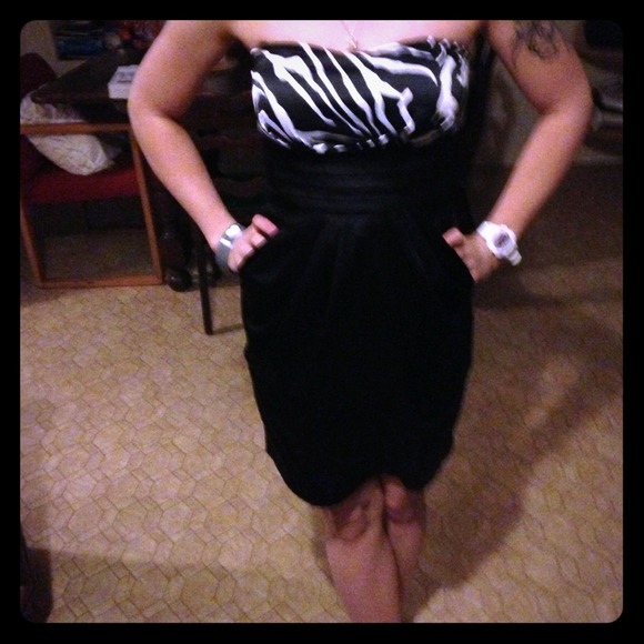 Very cute zebra/black cocktail dress never worn - Picture 1 of 3