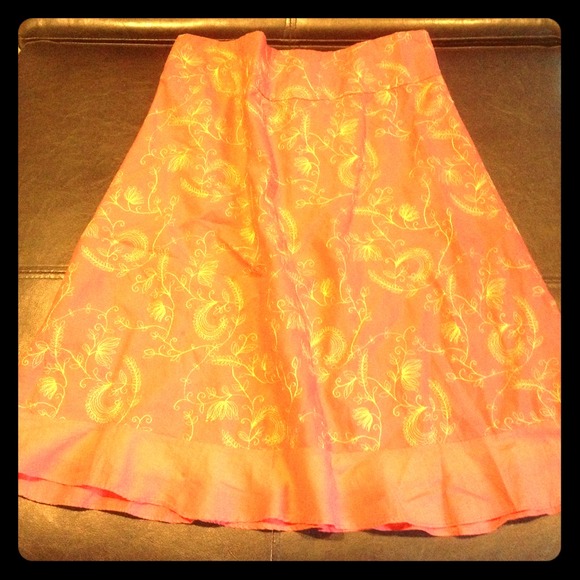 Coral and gold threading knee length ruffle skirt!
