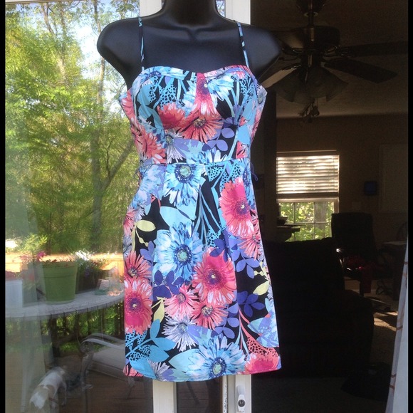 Beautiful flower print dress!!! - Picture 1 of 1