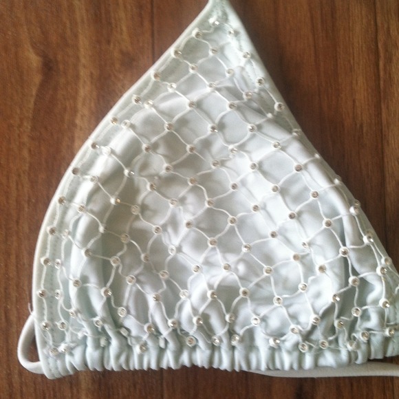 White rhinestone triangle top. - Picture 2 of 3
