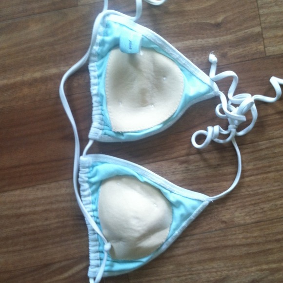 White rhinestone triangle top. - Picture 3 of 3