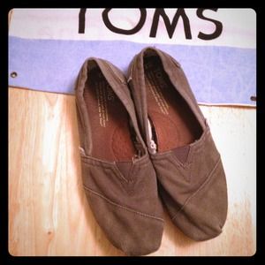 Classic Ash Canvas TOMS