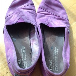 Purple TOMS 💜💜💜