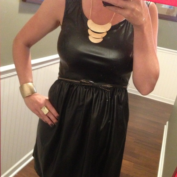 Black leather Mini studded bow belt - Picture 3 of 3