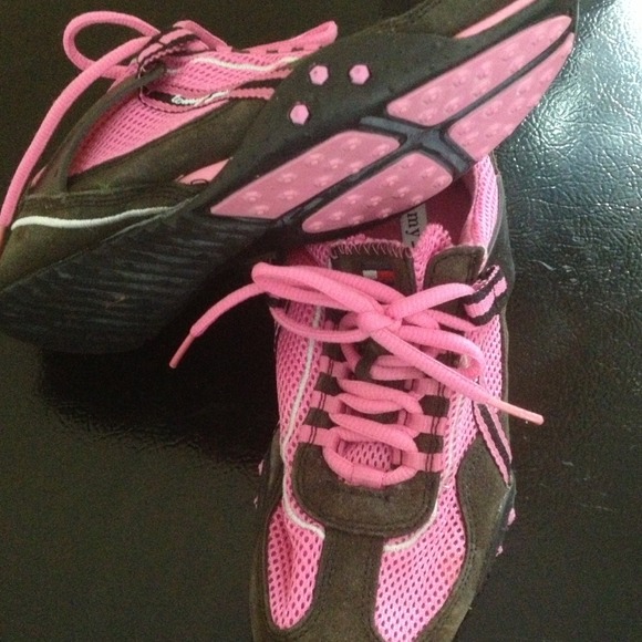 FREE SHOES! Tommy Girl Pink & Black shoes