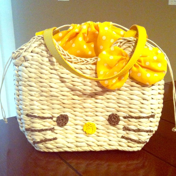 ~*REDUCED*~ Brand New Hello Kitty Straw Bag