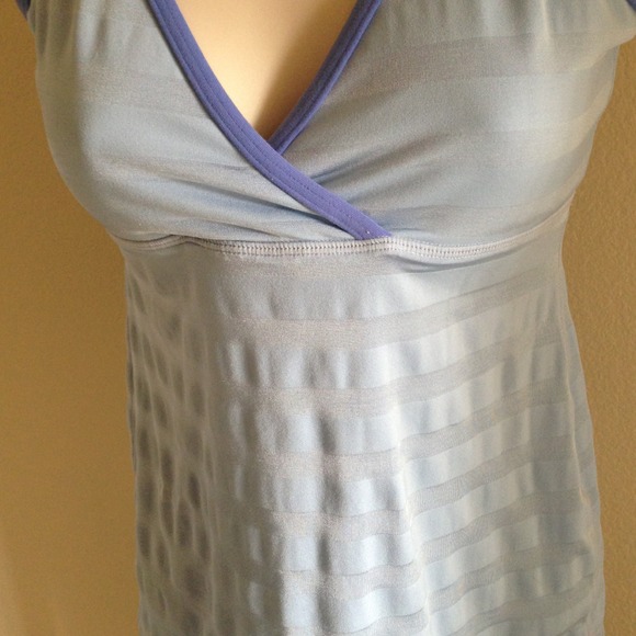 ⭕️Bundled⭕️Lululemon Tank with Bag - Picture 2 of 4