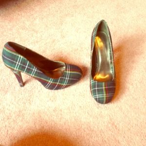 Plaid pumps