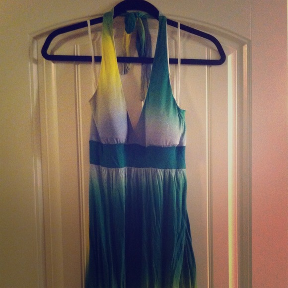 Halter dress - Picture 1 of 3