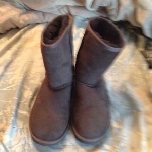 Chocolate brown ugg kids boots