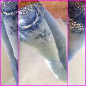Miss Me dazzled jeans! Stone wash great for beach!