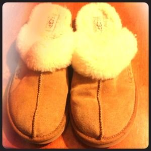 ugg size 9 camel color $45