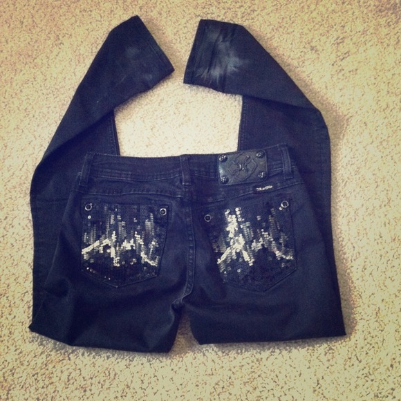 Black Miss Me jeggings.