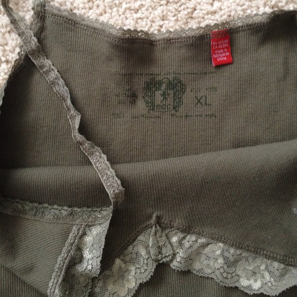 Brand new cami - Picture 3 of 3