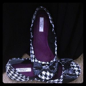 Simply Vera - Vera Wang super cute flat shoes