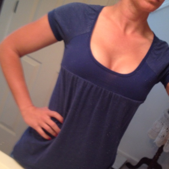 Scoop neck tee