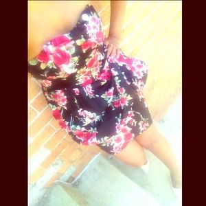 Pretty bow floral dress! Ballon flare w/pencil skt