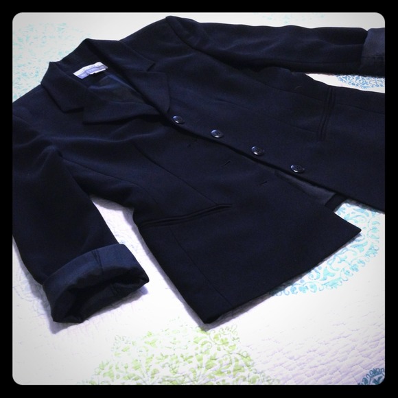 Black lined jacket, form fitting