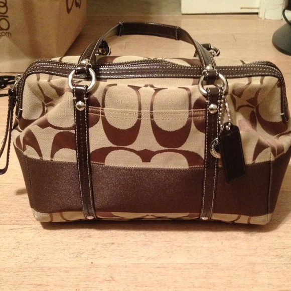 100% Authentic Coach Bag w/ Brown Straps and C's