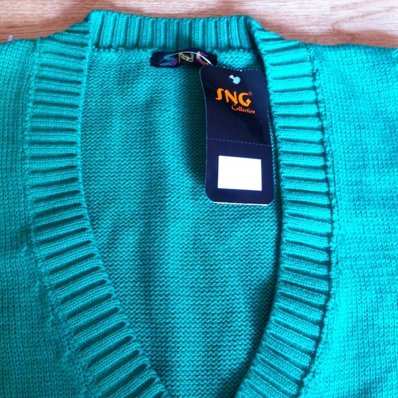 Top - Picture 2 of 2