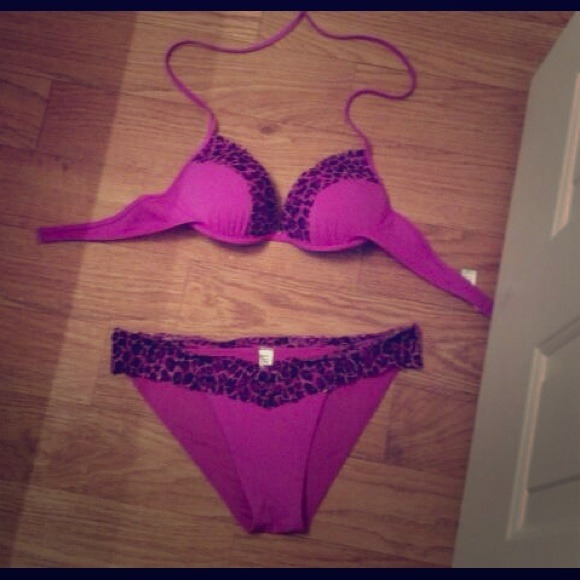Victoria's Secret pink push up swim suit 💜 SOLD