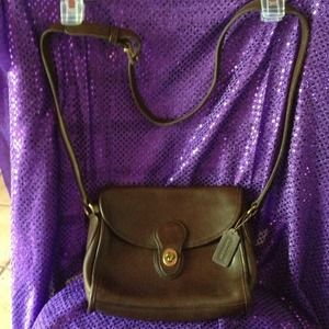 💋💋Authentic Vintage Brown Coach cross body