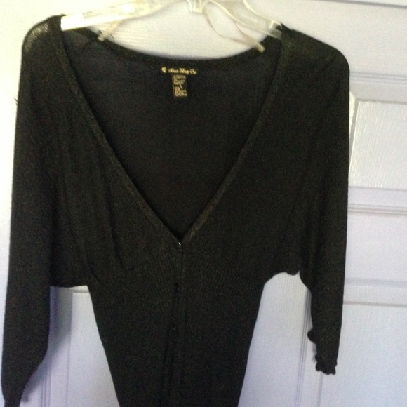 Very cute classy black top.