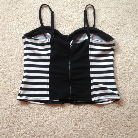 Spaghetti strap short tank - Picture 2 of 3