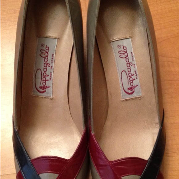 Pappagallo pumps size 7.5n