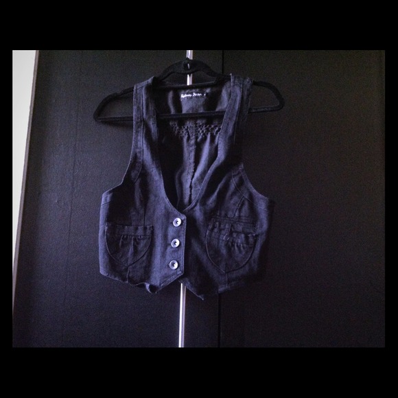 Black pretty vest!!!