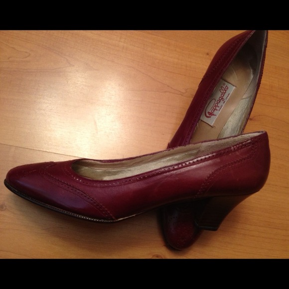 pappagallo pump